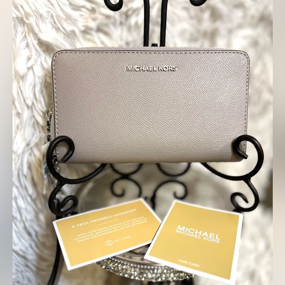 š©¶š¤NWT-Michael Kors Jet Set Saffiano Pearl Grey Zip Wallet/ Wristletš©¶š¤ - Picture 6 of 10